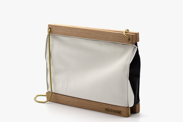 Karen Häcker BERYLLIUM clutch, white