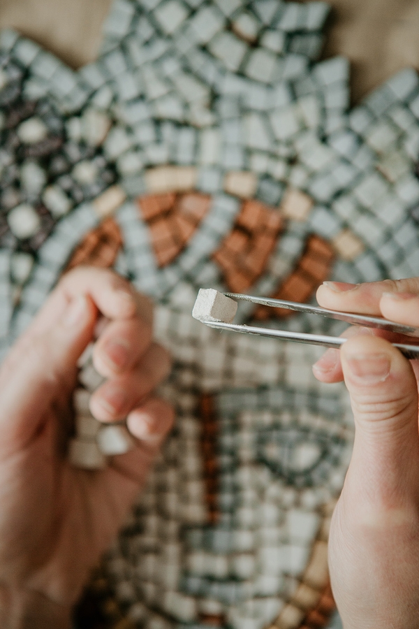 Giulia Manzoni Mosaic making