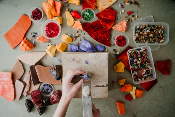 Giulia Manzoni Mosaic making