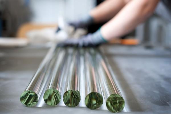 Michael Behrens Glass sculpting