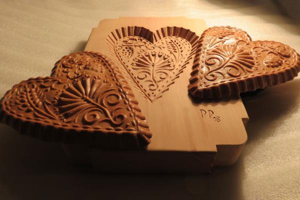 Petra Plestenjak Podlogar Wooden mom and honey twins