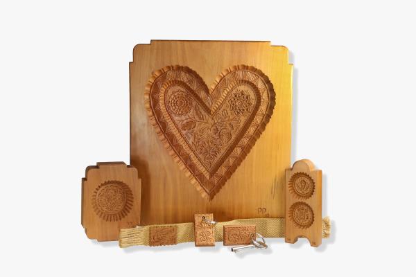 Petra Plestenjak Podlogar Wooden motifs composition