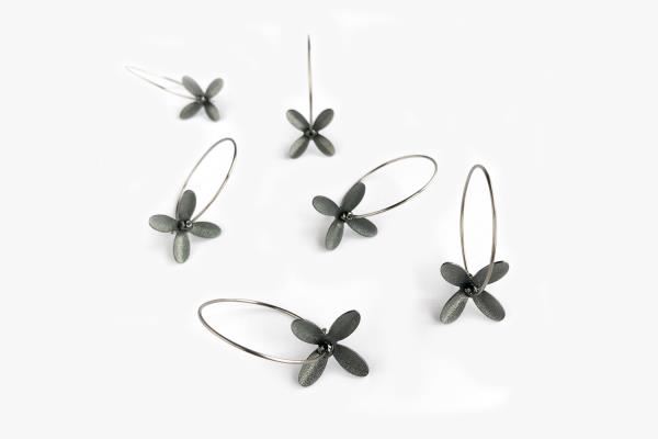 Katarina Henriksson Black flowers