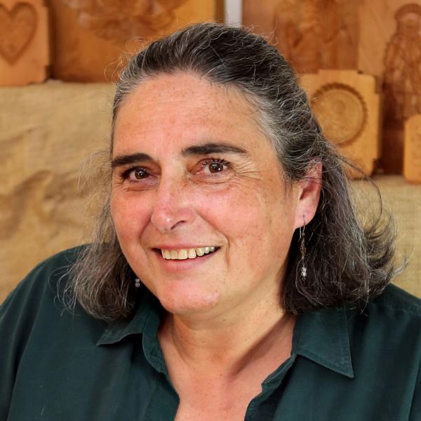 Petra Plestenjak Podlogar Wood carving