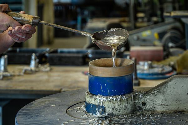 De Tingieterij Metal sculpting