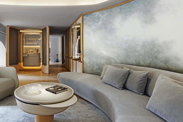 Caroline Besse Van Cleef & Arpels, Place Vendôme, Paris