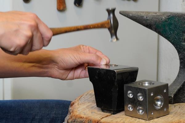 Åsa Lockner Jewellery making