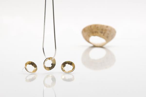 Martina Hamilton Golden Shore pendant and earrings
