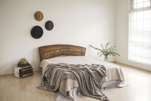 Lyubomir Stoev Rustic headboard