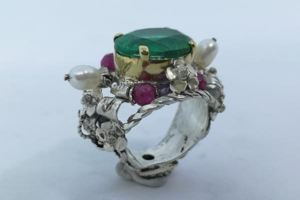 Andrea Cadoni da Montevecchio Anello smeraldo