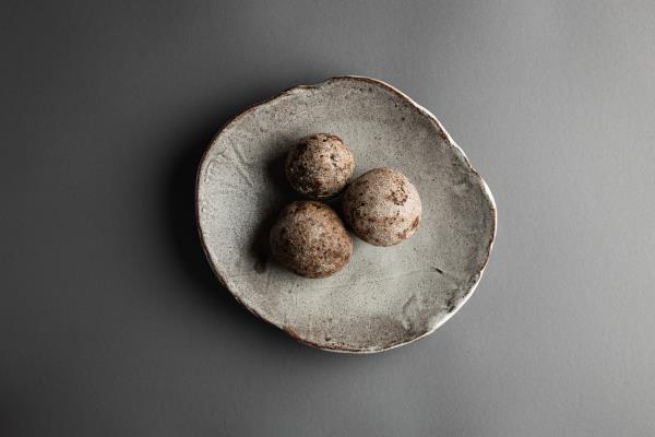 Oleksandr Barabanov & Halyna Kanyuka Beige ceramic plate