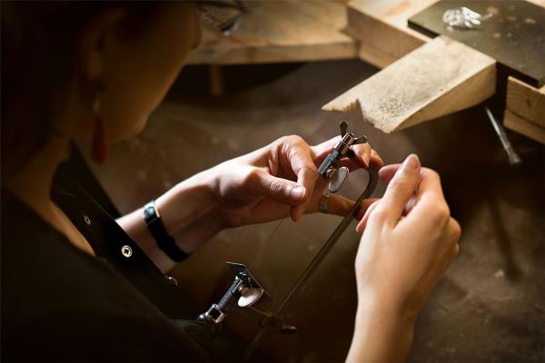 Marta Norenberg Jewellery making