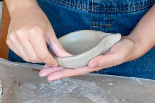 Yasmin Falahat United Kingdom