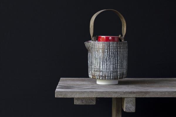 Katharina Klug Red kettle