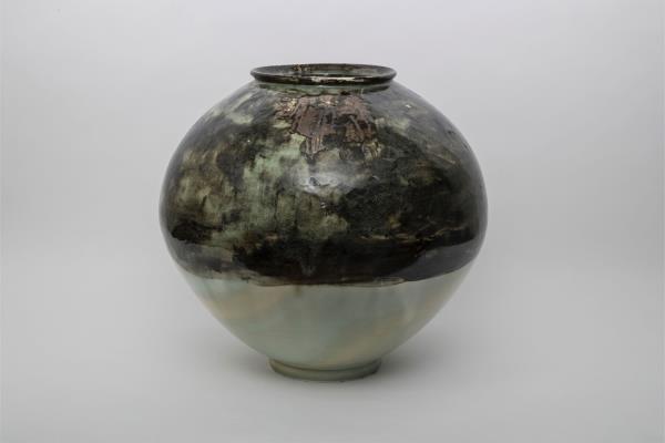 Gyung Kyun Shin Moon jar
