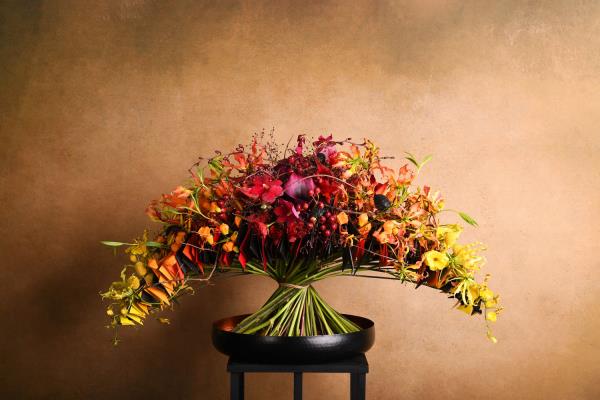 Gábor Nagy Bouquet with a gradient