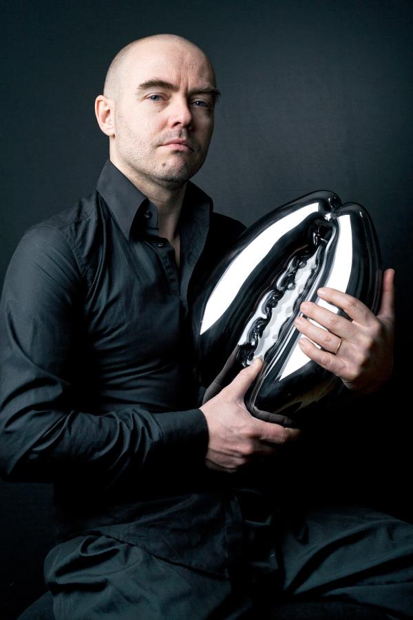 Vincent Breed Glass sculpting