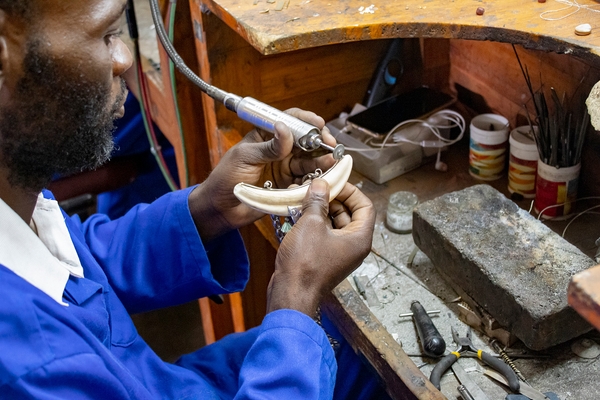 Joe Mutoko & Ngoni Chivasa Jewellery making