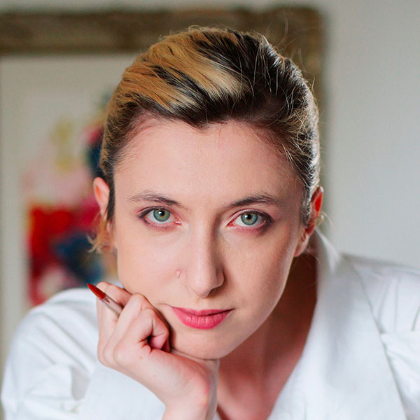 Diana Cojocaru Porcelain crafting