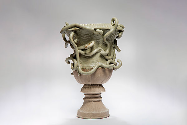 Amy Jayne Hughes After Piranesi, Omaggio in grey