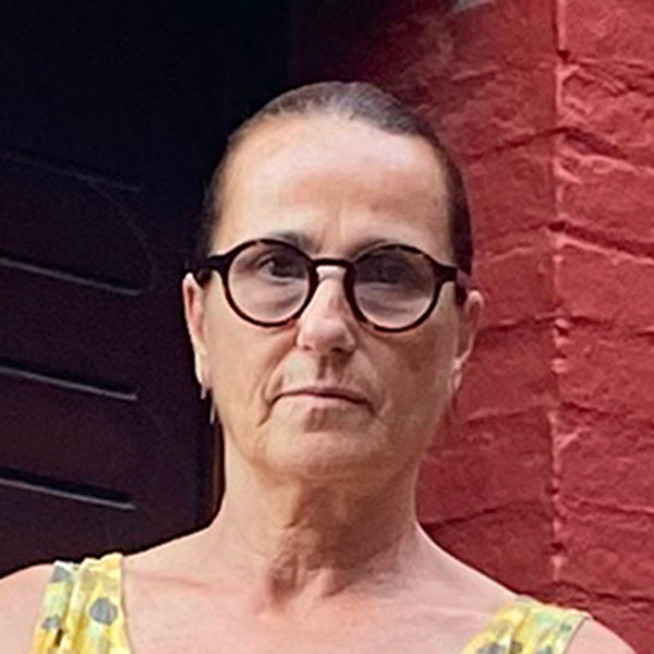 Raquelina Niciolich Arocena Bag making