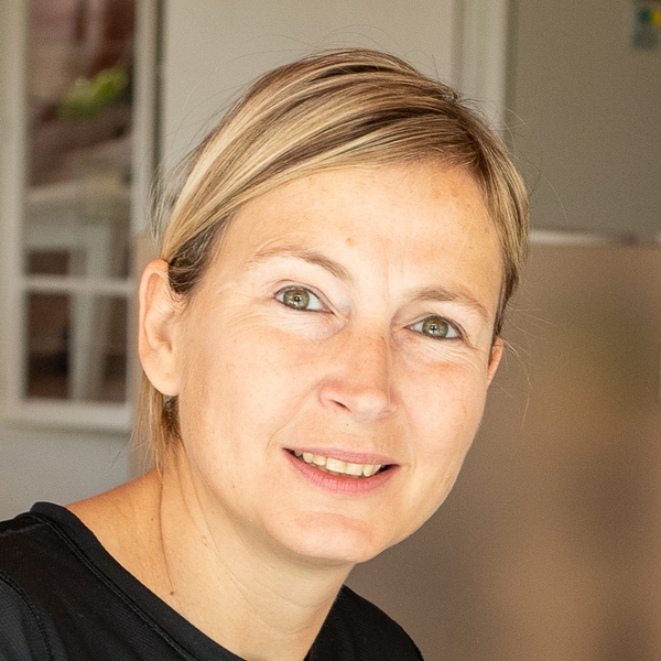 Pamela Canestrini Mosaic making