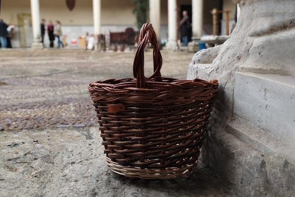 Jana Úbeda Basket with handle